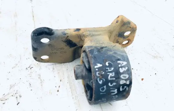 Mitsubishi Carisma Engine mount bracket 3318058