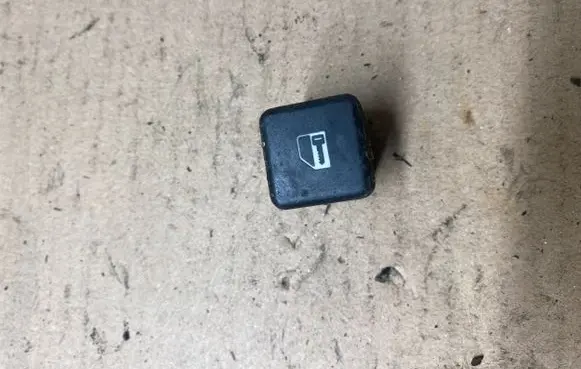 BMW 5 E39 Central locking switch button 8360828