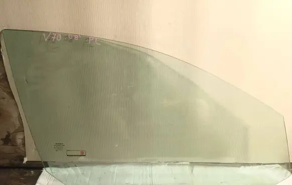 Volvo V70 Front door window glass four-door