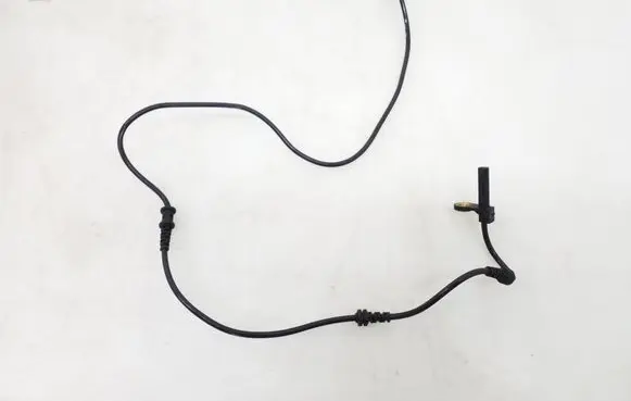 Mercedes-Benz S W221 ABS brake wheel speed sensor A2215400317