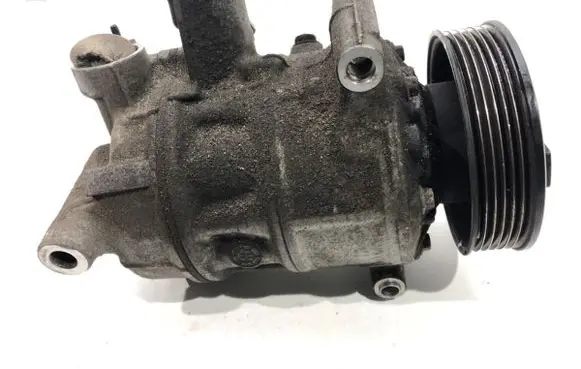 Volkswagen Golf VI Air conditioning (A/C) compressor (pump) 5K0820803C
