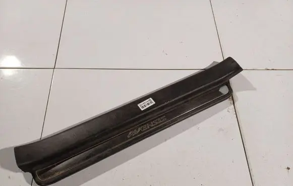 Toyota Avensis T250 Front sill trim cover 6791405050 67914-05050