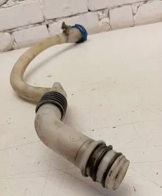 Volkswagen Multivan T5 Window washer liquid tank fill tube 7H0955463A