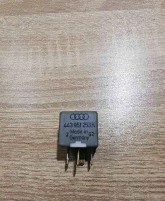Audi A4 S4 B5 8D Other relay 443951253K