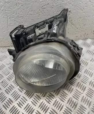 Nissan Juke I F15 Headlight/headlamp