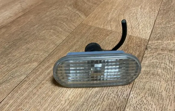 Volkswagen PASSAT B5 Front fender indicator light 1J5949117