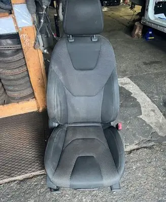Ford Mondeo MK V Front driver seat braknumeruczci