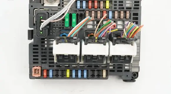 Peugeot 508 BSM Control unit 9810296480 9674917380