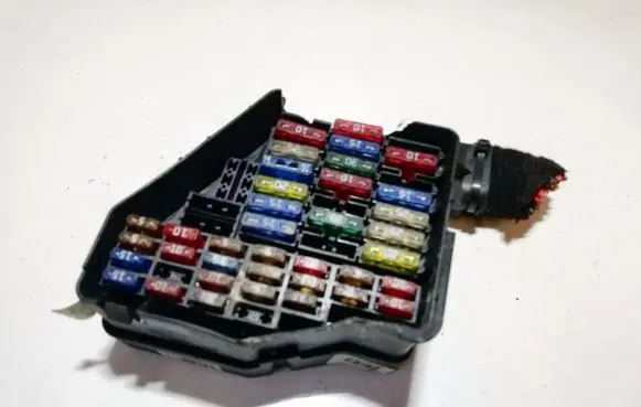 Volkswagen Golf IV Fuse box set 1j1970000s