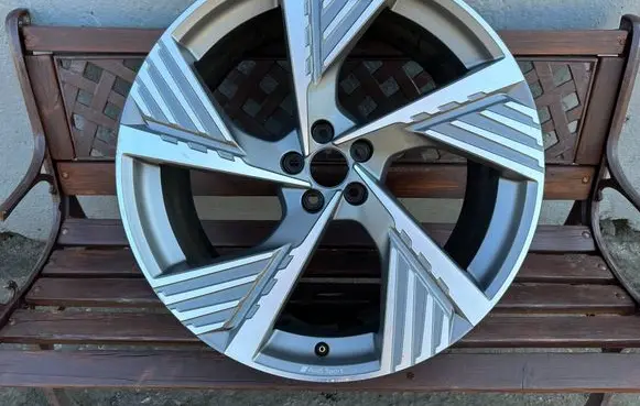 Audi Q7 4M R22 alloy rim 4KE601025B