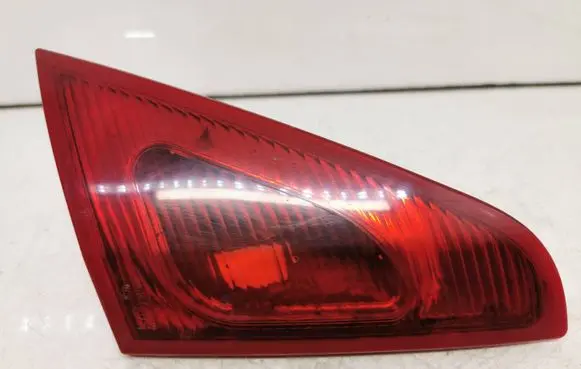 Mitsubishi Colt Tailgate rear/tail lights Mn105623