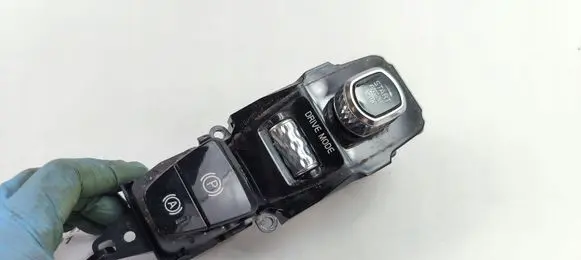 Volvo V60 Engine start stop button switch 31443818