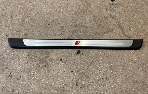 Audi A4 S4 B9 Front sill trim cover 8W0947418A