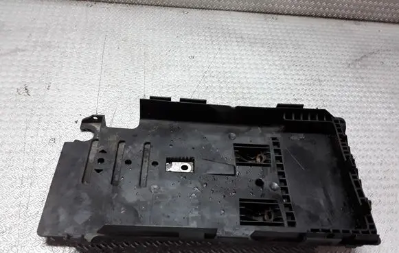 Ford Mondeo MK IV Battery tray 6G9110723A