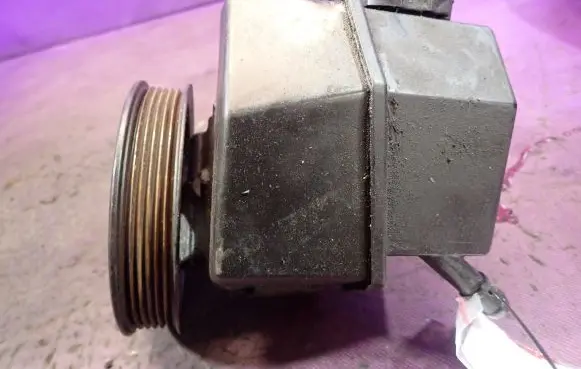 Renault Laguna I Power steering pump 26041023