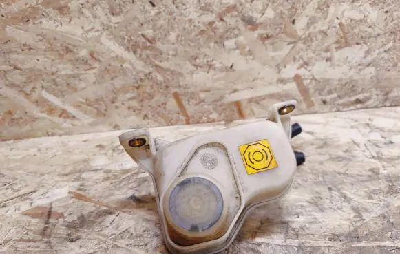 Maserati Quattroporte Brake fluid reservoir 