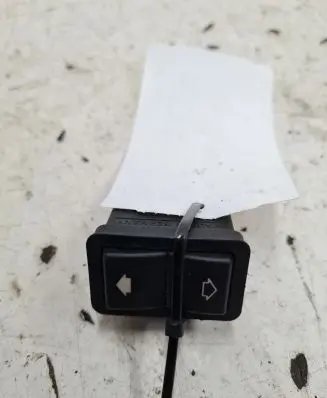 BMW 5 E39 Electric window control switch 8368974