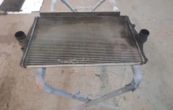 Volvo XC70 Intercooler radiator 8649471A