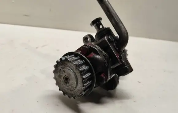 Volkswagen Touareg I Power steering pump 070145249