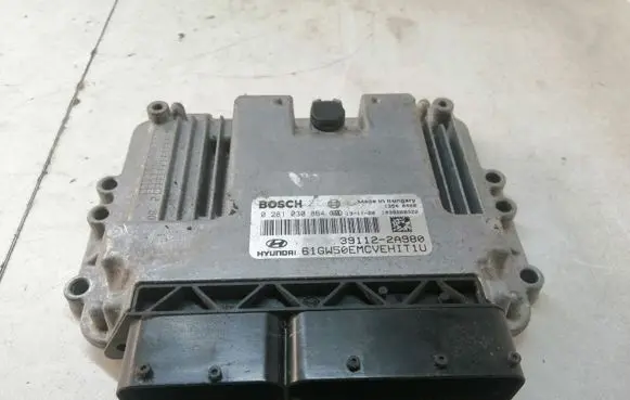 Hyundai i30 Engine control unit/module 391122A980 0281030864