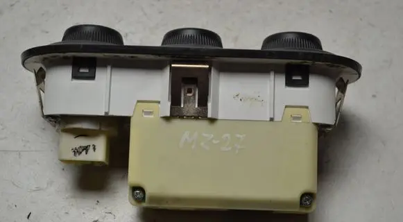 Mazda MPV Climate control unit ADLB3
