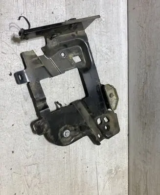Opel Crossland X Battery tray 9806487180