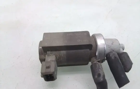Audi A6 S6 C5 4B Turbo solenoid valve 72190349