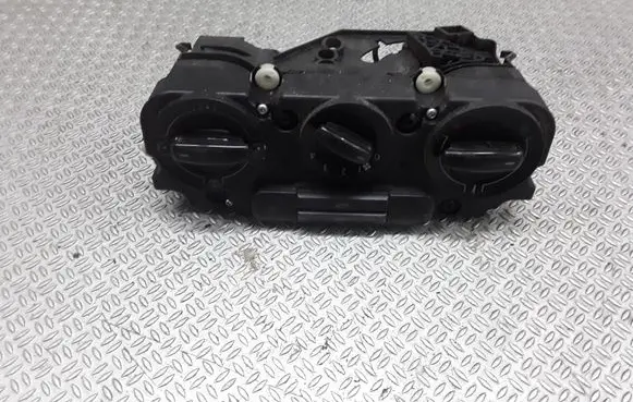Volkswagen Caddy Climate control unit