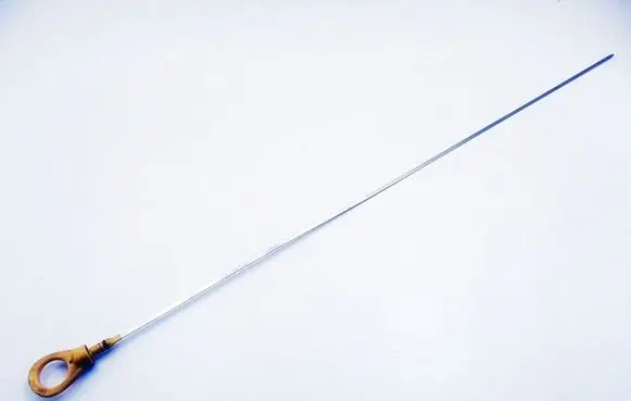 Toyota Hilux (AN120, AN130) Oil level dip stick