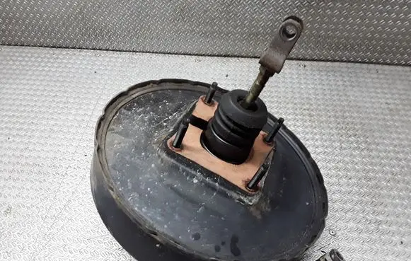 Toyota RAV 4 (XA10) Brake booster 81502200