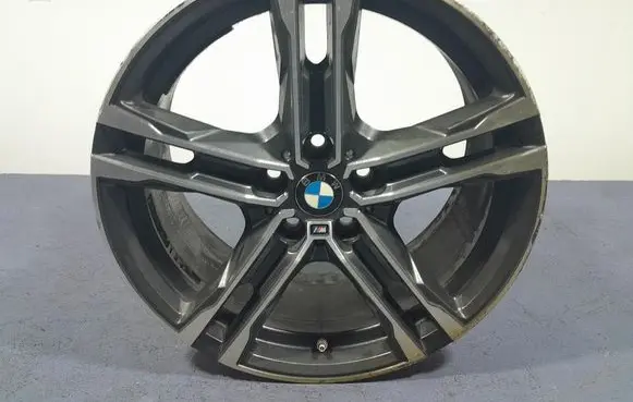 BMW M4 F82 F83 R18 alloy rim 8092352