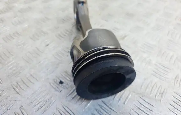 Audi A4 S4 B8 8K Piston with connecting rod 45R2