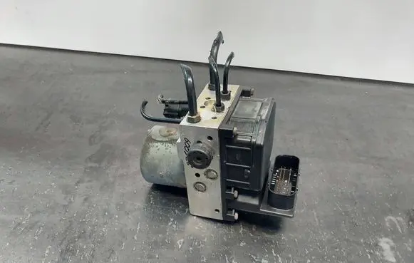 Volkswagen PASSAT B5 ABS Pump 4B0614517G 0265225124