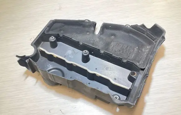 Mercedes-Benz Sprinter W906 Engine cover (trim) A6460101867