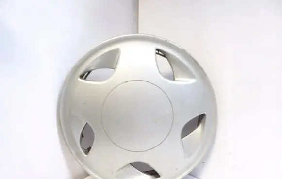 Citroen Xsara Picasso R15 wheel hub/cap/trim 961103080