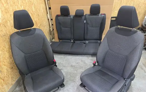 Seat set