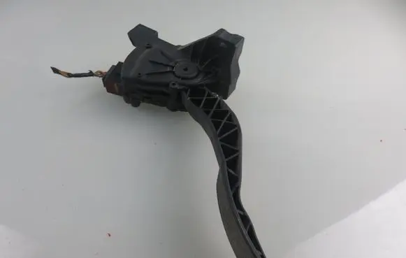 Mitsubishi Colt Accelerator throttle pedal 6PV00886600 A4543000304 MN125792
