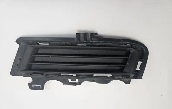 Volkswagen Golf VII Front bumper lower grill 5G0853211D