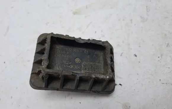BMW M4 F82 F83 Jacking socket point 7169981 1884410