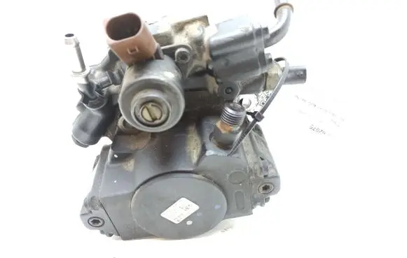 Mercedes-Benz E W212 Fuel injection high pressure pump A6510700101 9424A020A 0020956ACE