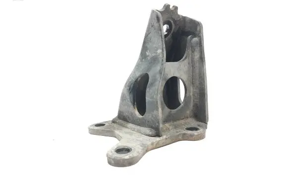 Nissan Navara D23 Engine mounting bracket