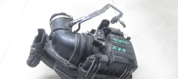 Honda HR-V Air filter box