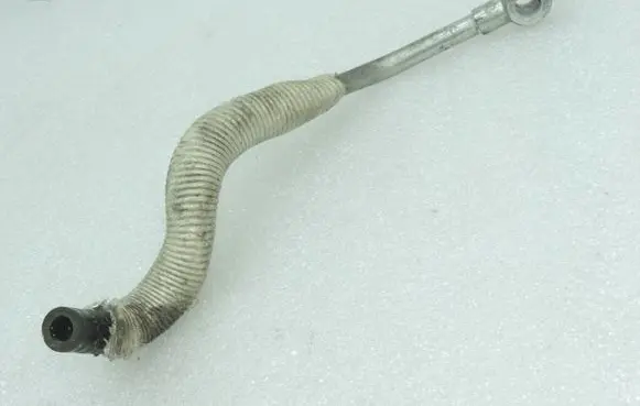 Toyota Avensis T250 Coolant pipe/hose