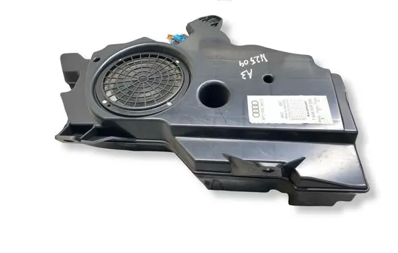 Audi A3 S3 A3 Sportback 8P Subwoofer speaker 8P3035382D 7606500250