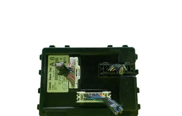 Nissan Juke I F15 Central body control module 284B11KA0D