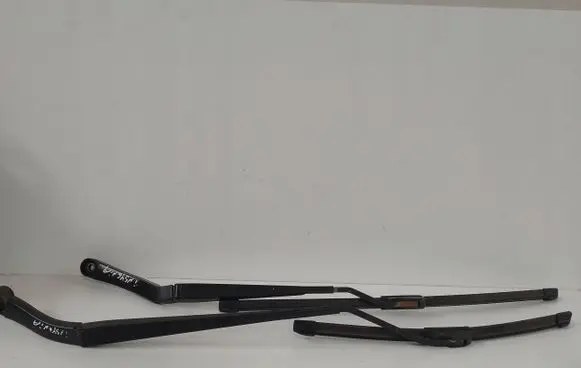 Opel Insignia A Front wiper blade arm 13227398
