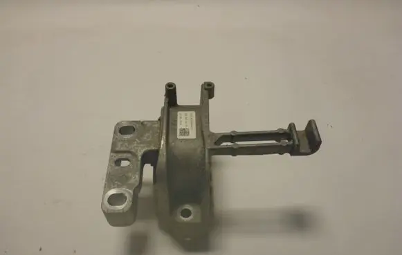 Volkswagen Polo VI Engine mount vacuum valve 