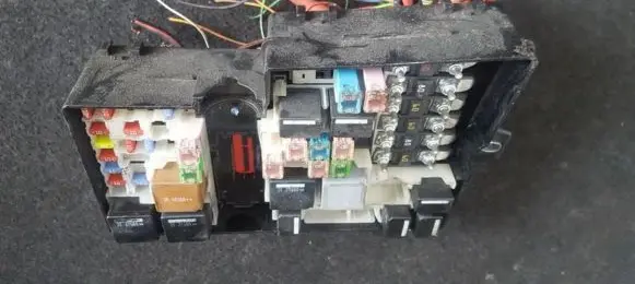 Volvo V50 Fuse box set 8688040 518818000
