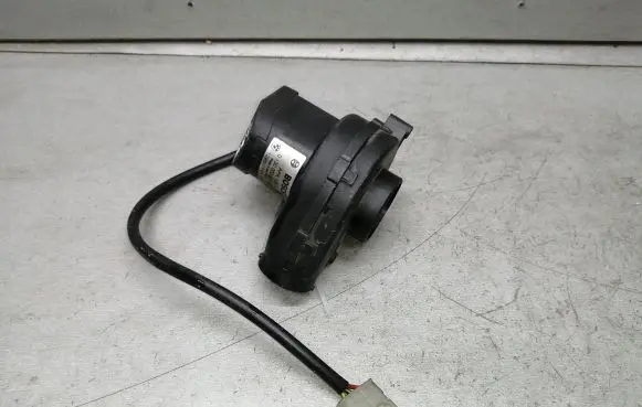 BMW 5 E39 Engine control unit/module fan 1745182 12901745182 0130002831
