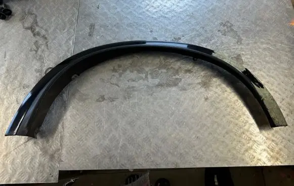 Volvo XC90 Front arch trim 30779578